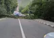 Circulație blocată în Călimănești, copaci căzuți pe carosabil. Trafic deviat