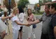 Primăria şi Asociaţia ”Mămici din Vâlcea” , surprize pentru 200 de şcolari din Râmnic !