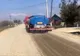 Lucrările de asfaltare în localitatea nașterii domnitorului Mihai Viteazul vor începe în jurul datei de 30 martie. Astăzi au fost luate măsuri pentru limitarea prafului în zonă 