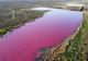 Un lac a devenit roz. Panică în rândul locuitorilor