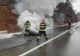 VIDEO. O maşină a luat foc pe Valea Oltului