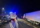 Grav accident rutier pe DN7. Impact frontal devastator între un autoturism și un TIR, în Călimănești